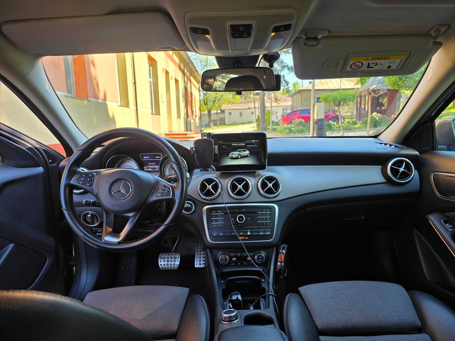 Mercedes-Benz GLA 200d 4MATIC – proprietar, stare excelentă