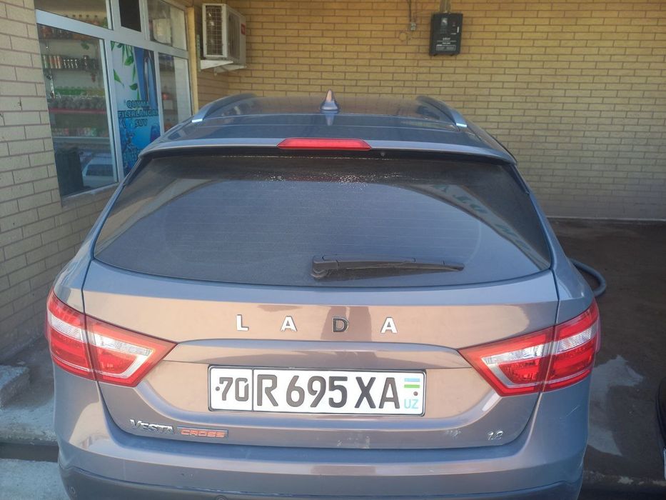 LADA vesta cross