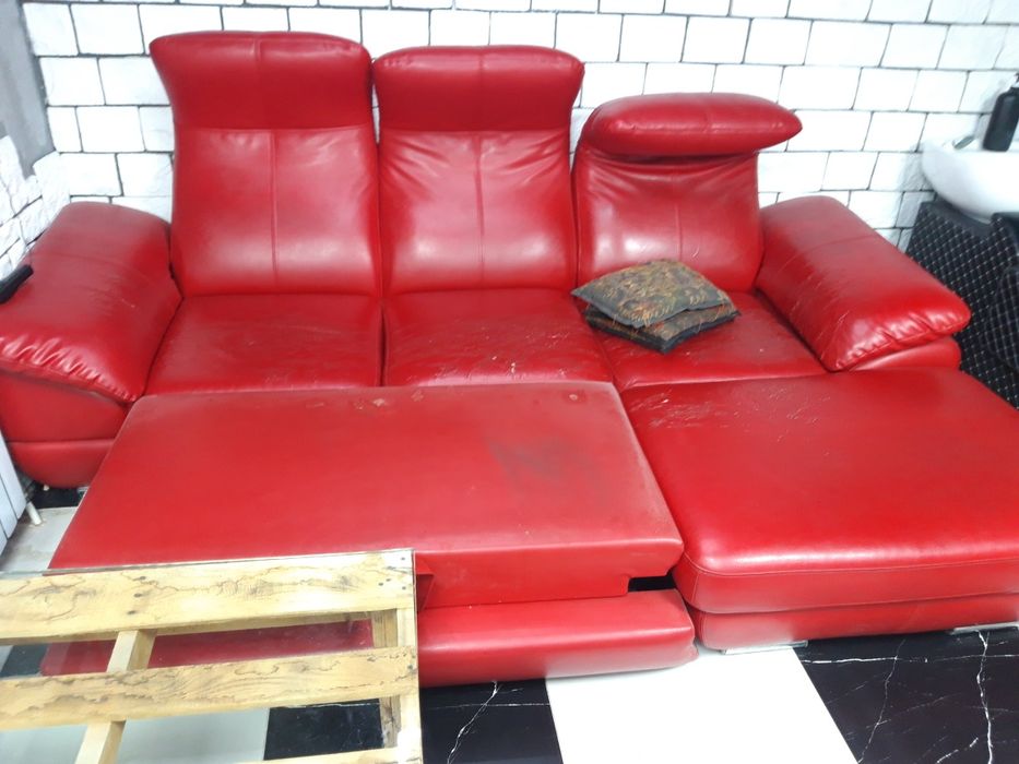 продам диван кожанный