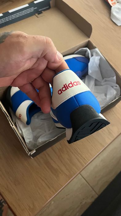 Adidas runvista shoes 42.5