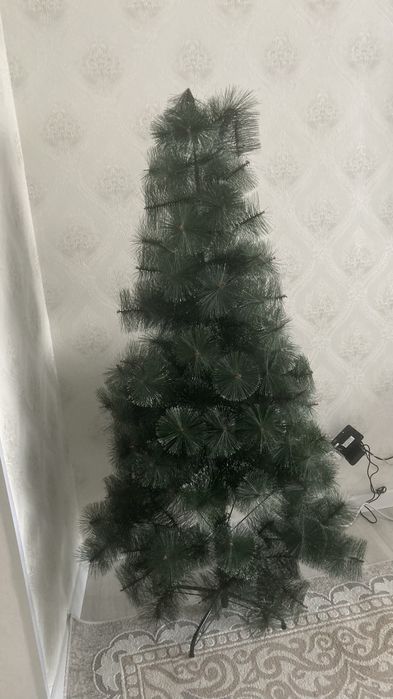 Отдам даром елку