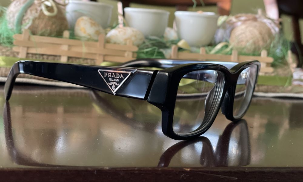 Готови за употреба очила с оригинална рамка на PRADA