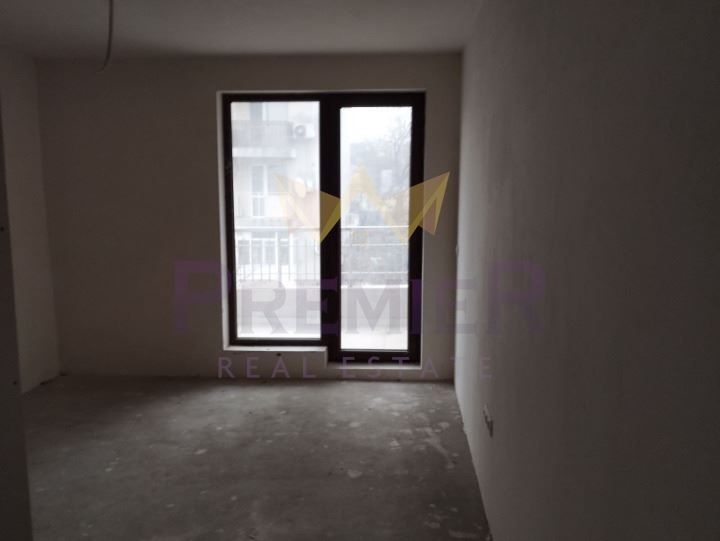 Продава се Двустаен апартамент в Варна, Колхозен пазар - 79 кв.м за 1059 €/кв.м - Снимка #5