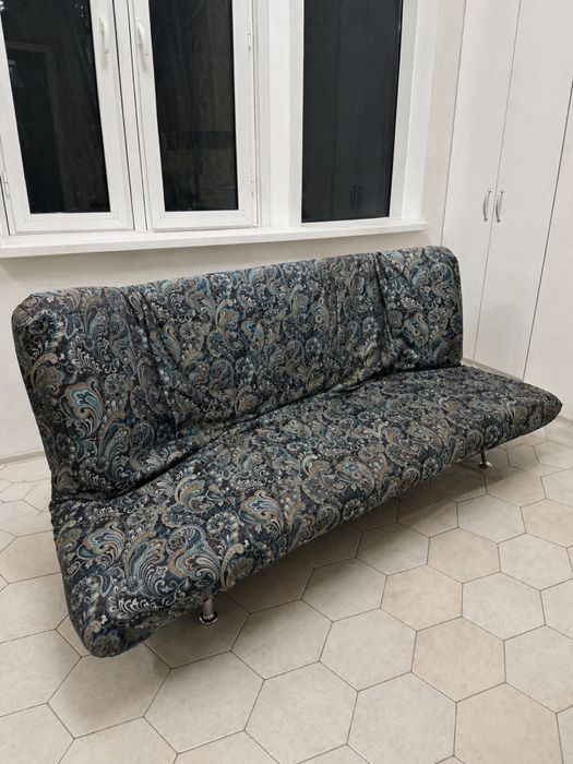 Продам диван раскладной срочно!