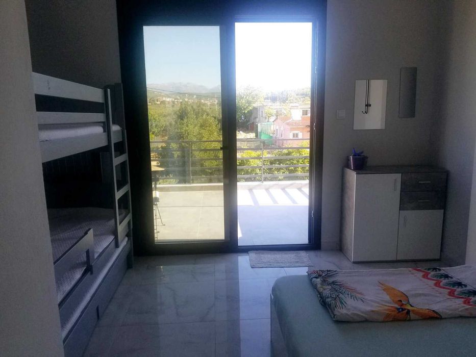 Продава нова лукс къща 72 м2 двор 557 м2 в Паралия Каряни, Гърция