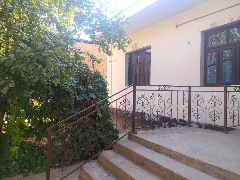 Ховли СОТИЛАДИ 6 сотик 5хона Гулчилар куча Кибрай р.ТТЗдан 7 км