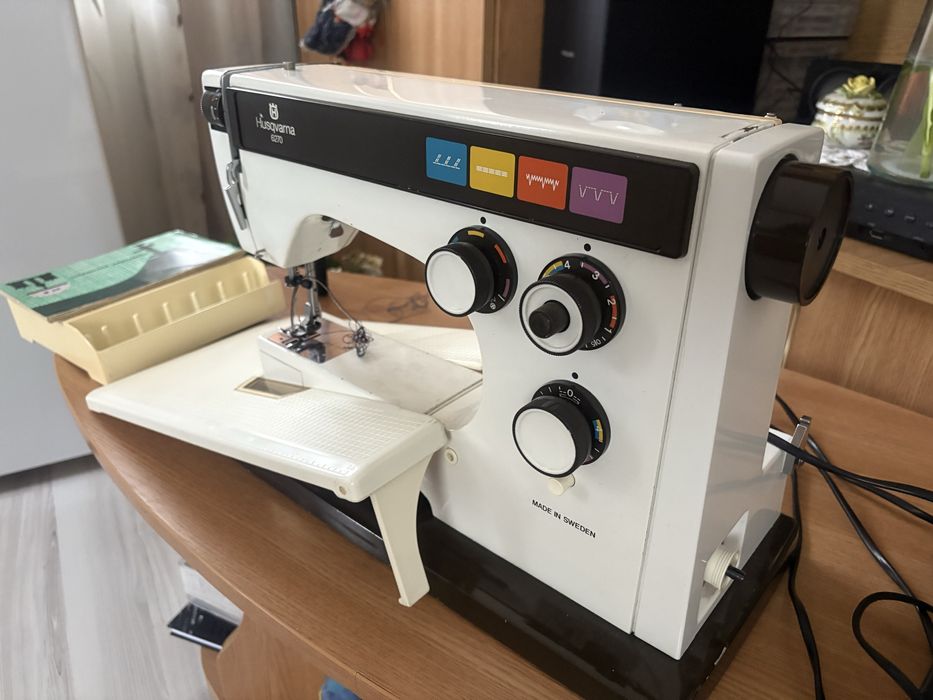 Masina de cusut suedeza Husqvarna 6270