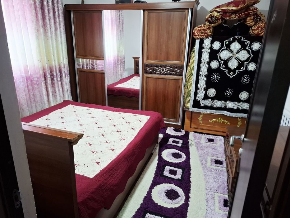 Mebelllar sotiladi. Spalniy nabor, stenka shkaf, kravat bir kishilik