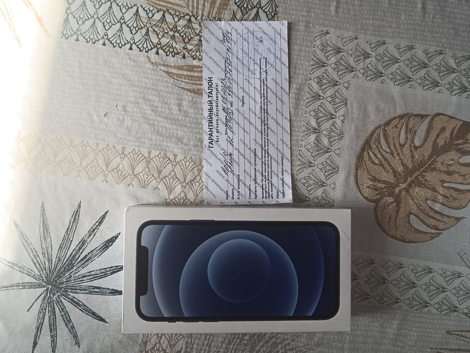 Айфон 12 с коробкой