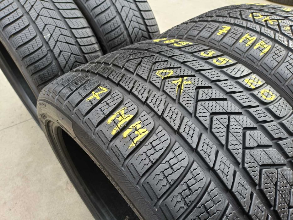 Set 4 anvelope de iarna 255 40 20 cu 285 35 20 pirelli sottozero3
