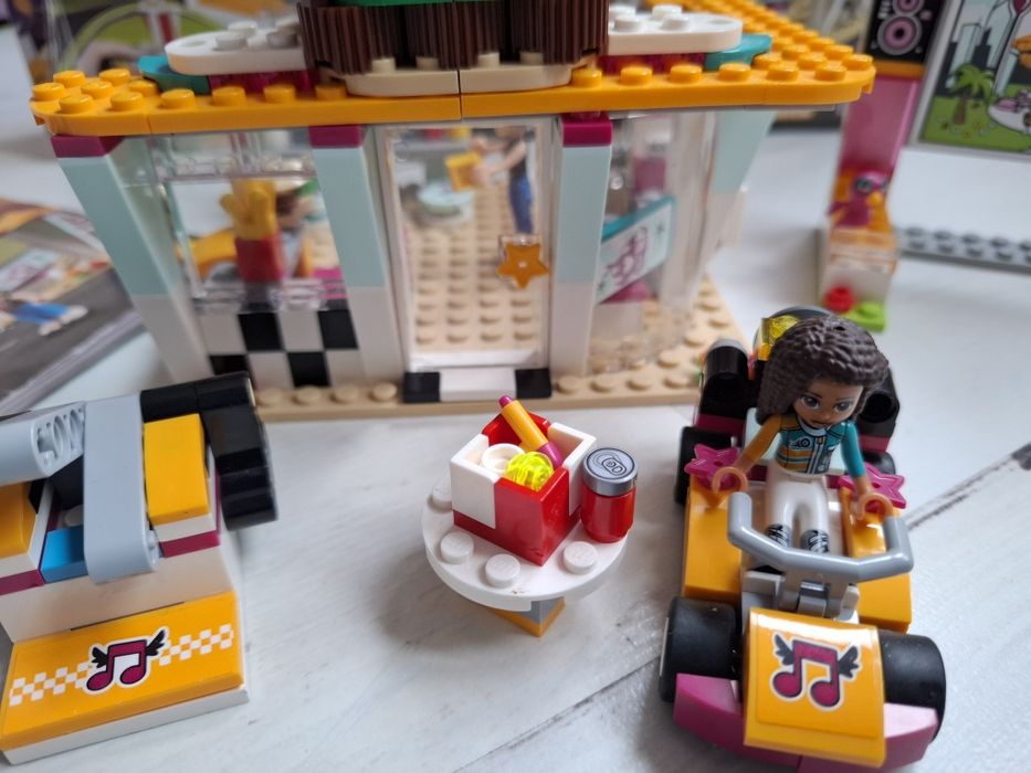 LEGO - Заведение за бързо хранене