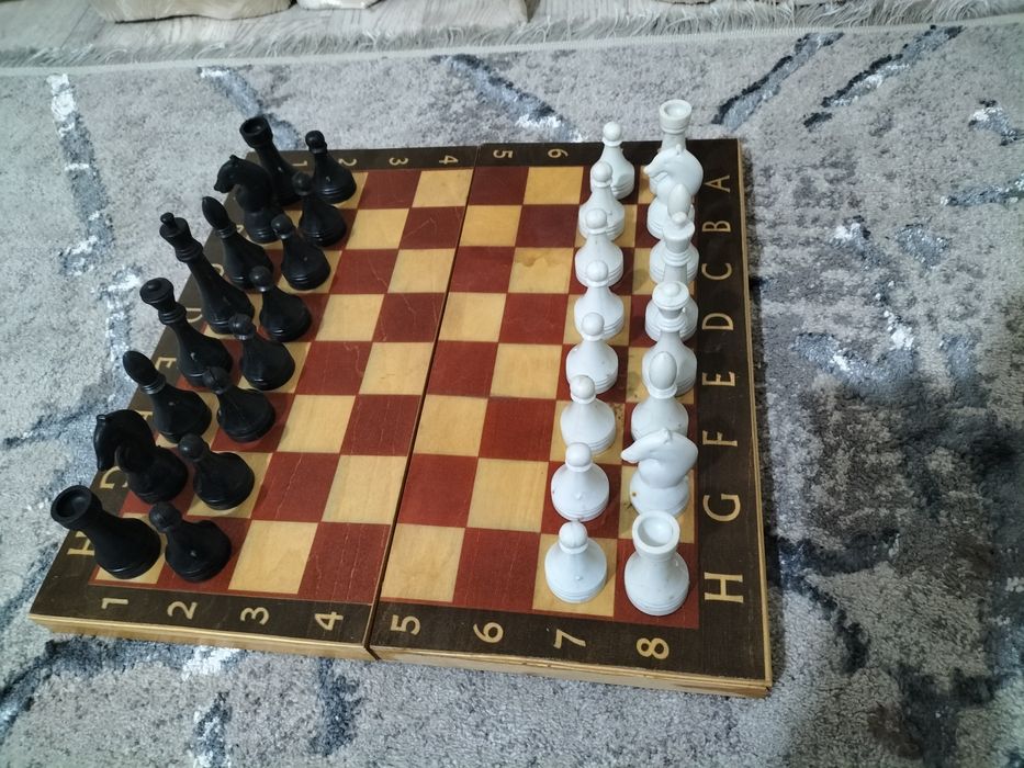 Шахмат сотилади.