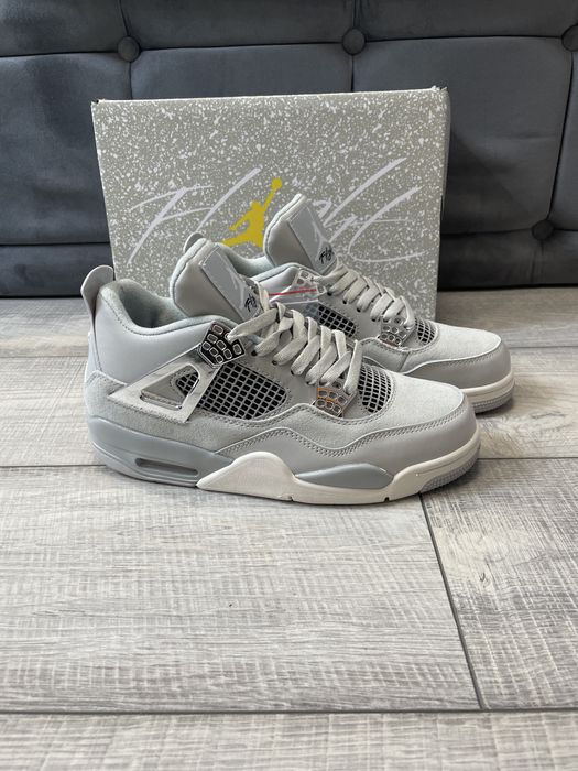 Jordan 4 Frozen Moments