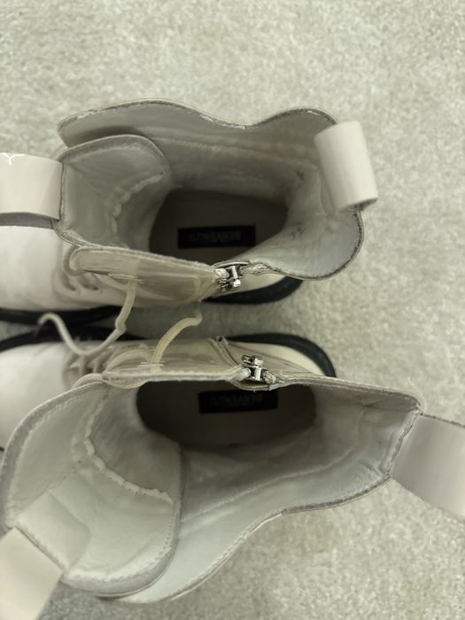 Cizme de piele lacuita albe marimea 37 de la Benvenuti