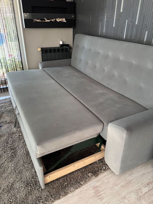 Троен диван (сив)