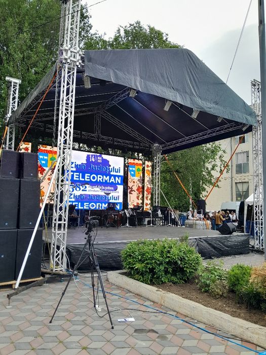 Scena pt concerte cu sonorizare si lumini.Preturi NEGOCIABILE