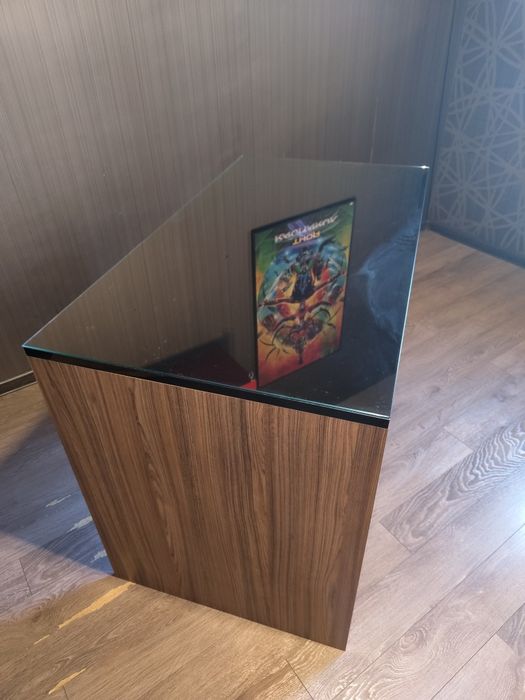 Компютърно бюро със стъкло