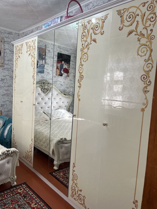 Продается спальный гарнитур в идеальном состоянии