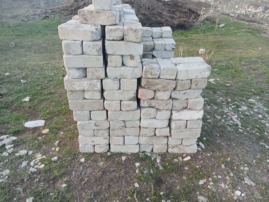 Продам кирпрчи буу