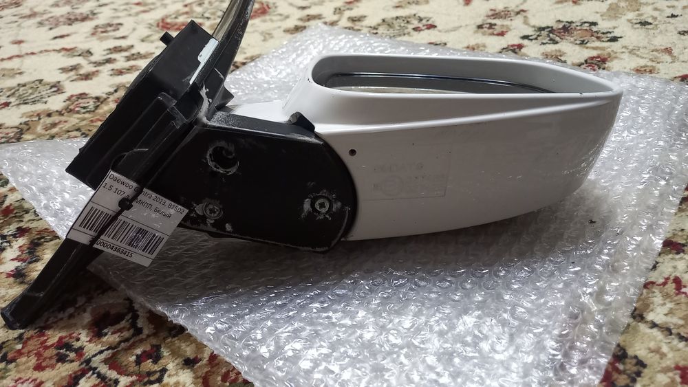 Провое боковое зеркало на запчасти