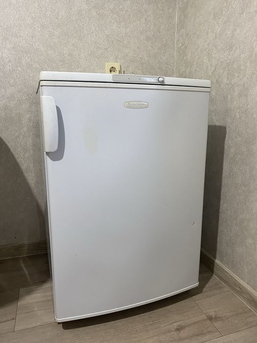 Продам морозильную камеру
