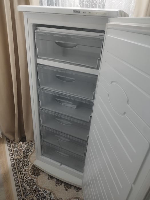 Продам морозильник