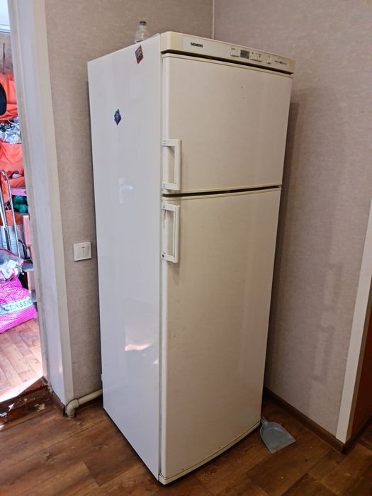 Продам холодильник Siemens