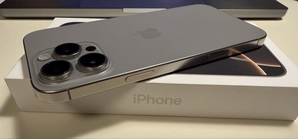 iPhone 16 Pro Max 1TB Natural Titanium- ca nou, garantie Apple 04.2026