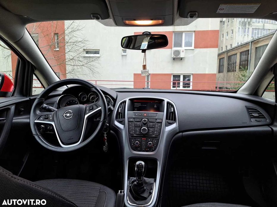 Opel Astra J (Sedan) 1.4 turbo 140 CP benzina