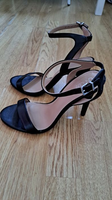 Новые 39 размер босоножки