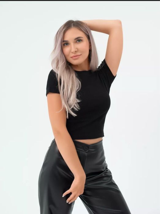 Кроп-топ в рубчик. Тренд сезона