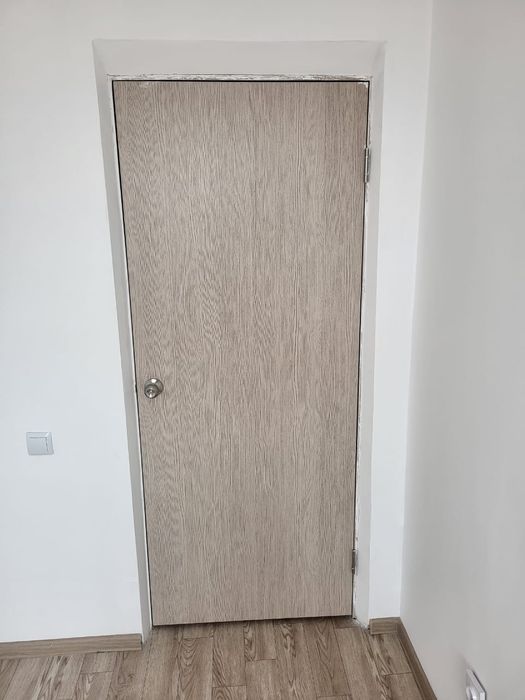 Продам двери межкомнатные