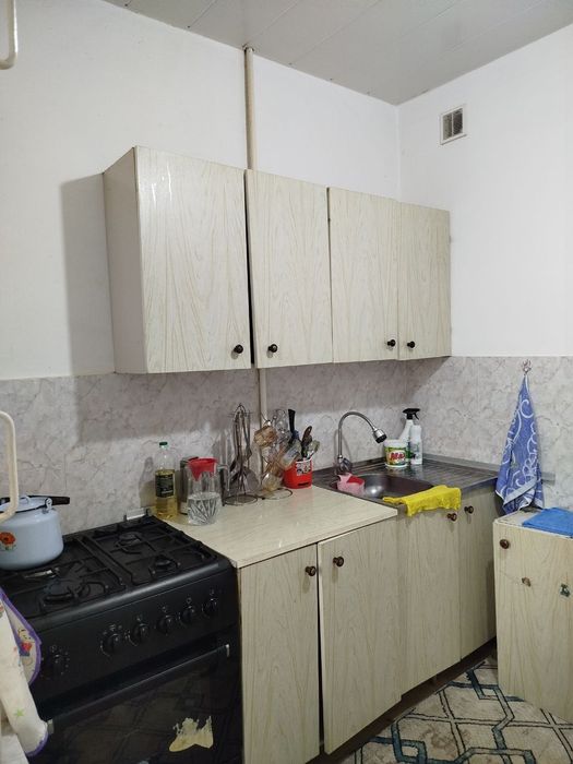 Uy sotiladi  uy sotiladi