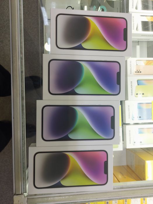 Продам айфон 14 128 новый