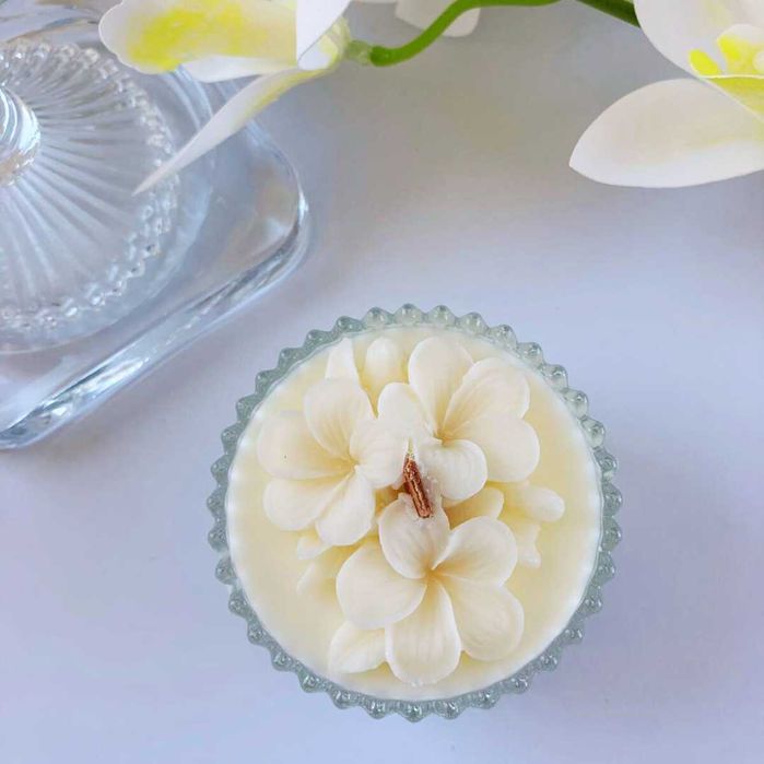 Lumânare parfumată cu fitil din lemn Elysium- Frezii - Pere-Mosc