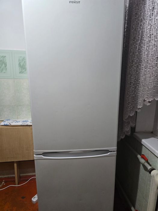 Холодильник сатылады