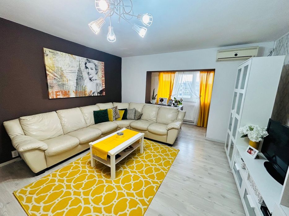 Vand apartament 3 camere zona linistita
