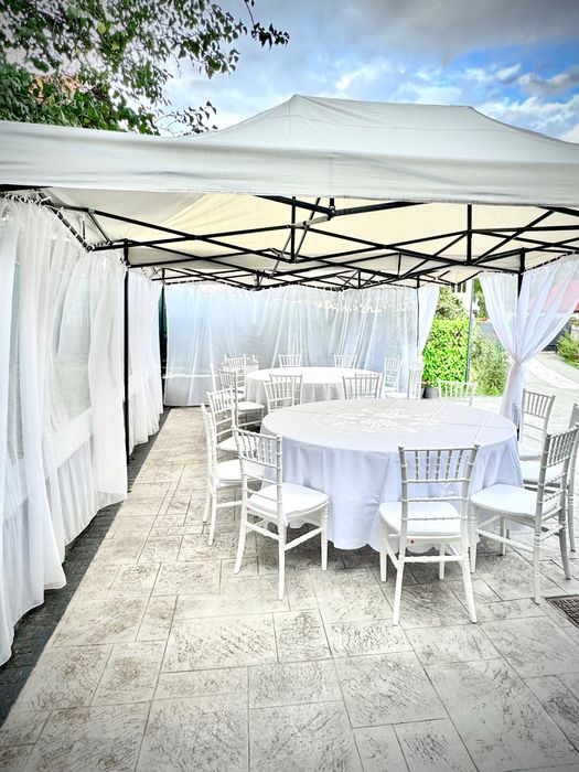 Închiriere Corturi Evenimente Vâlcea - Scaune Chiavari & Mese Rotunde