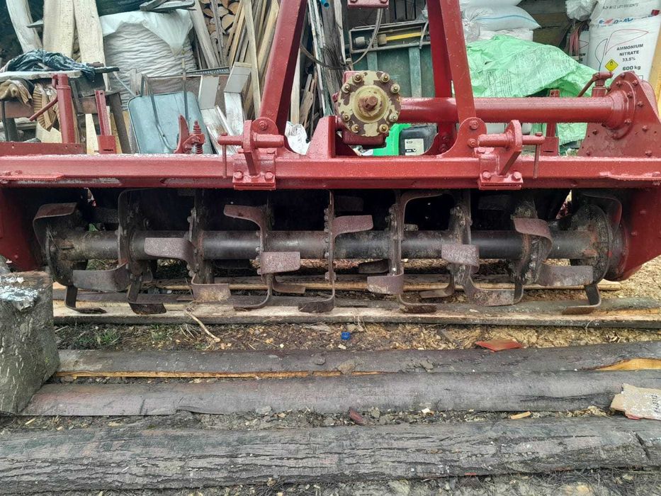 Vând freza agricolă