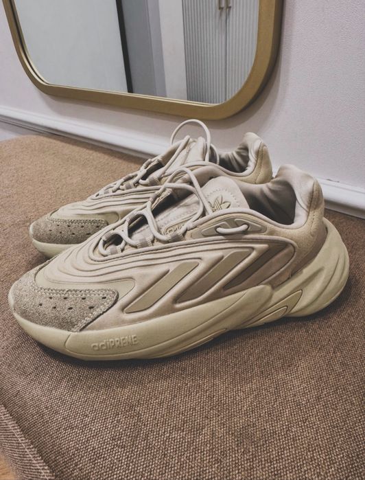 Продам кроссовки Adidas