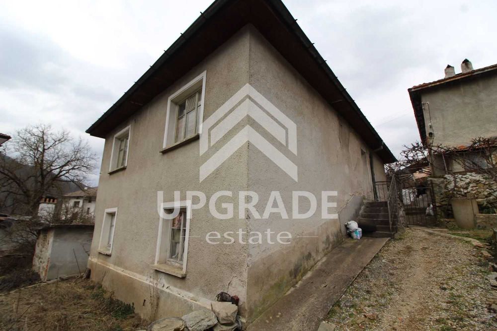 Къща в с.Средногорци