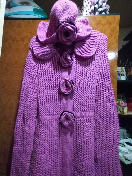 Set crosetat, pardesiu si palarie