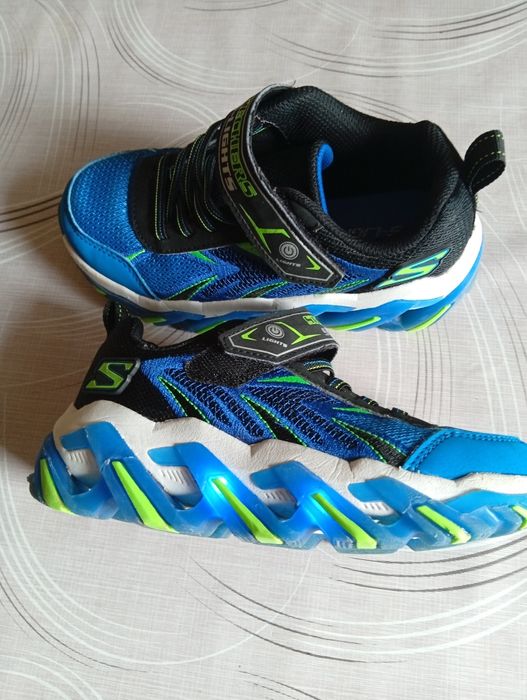Детски светещи маратонки Skechers
