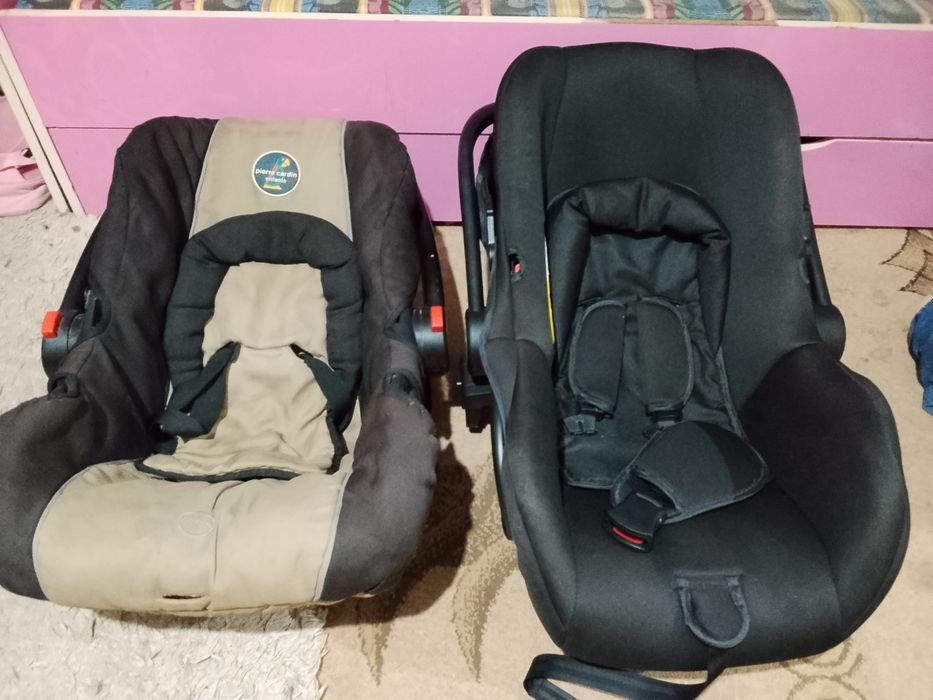Продам 2 авто кресло