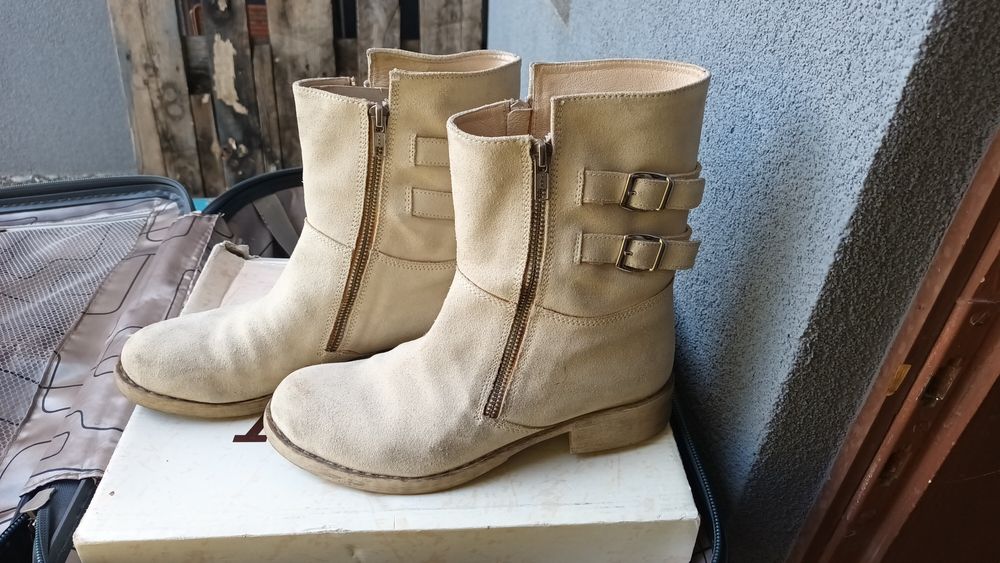 Италиански боти от естествен велур