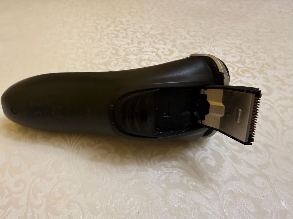Электробритва Philips PT739 (б/у, в хорошем состоянии)