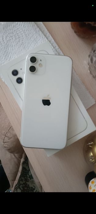 Продаю iphone(айфон) 11