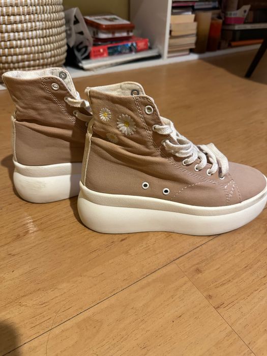 Дамски кецове Бершка