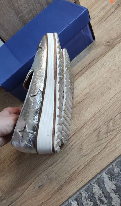 Дамски сребристи кожени  обувки 38 н