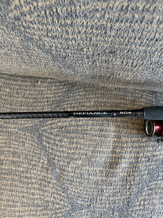 Спининг въдицаSavage Gear SG4 Defiance u макара Shimano Stradic ci4